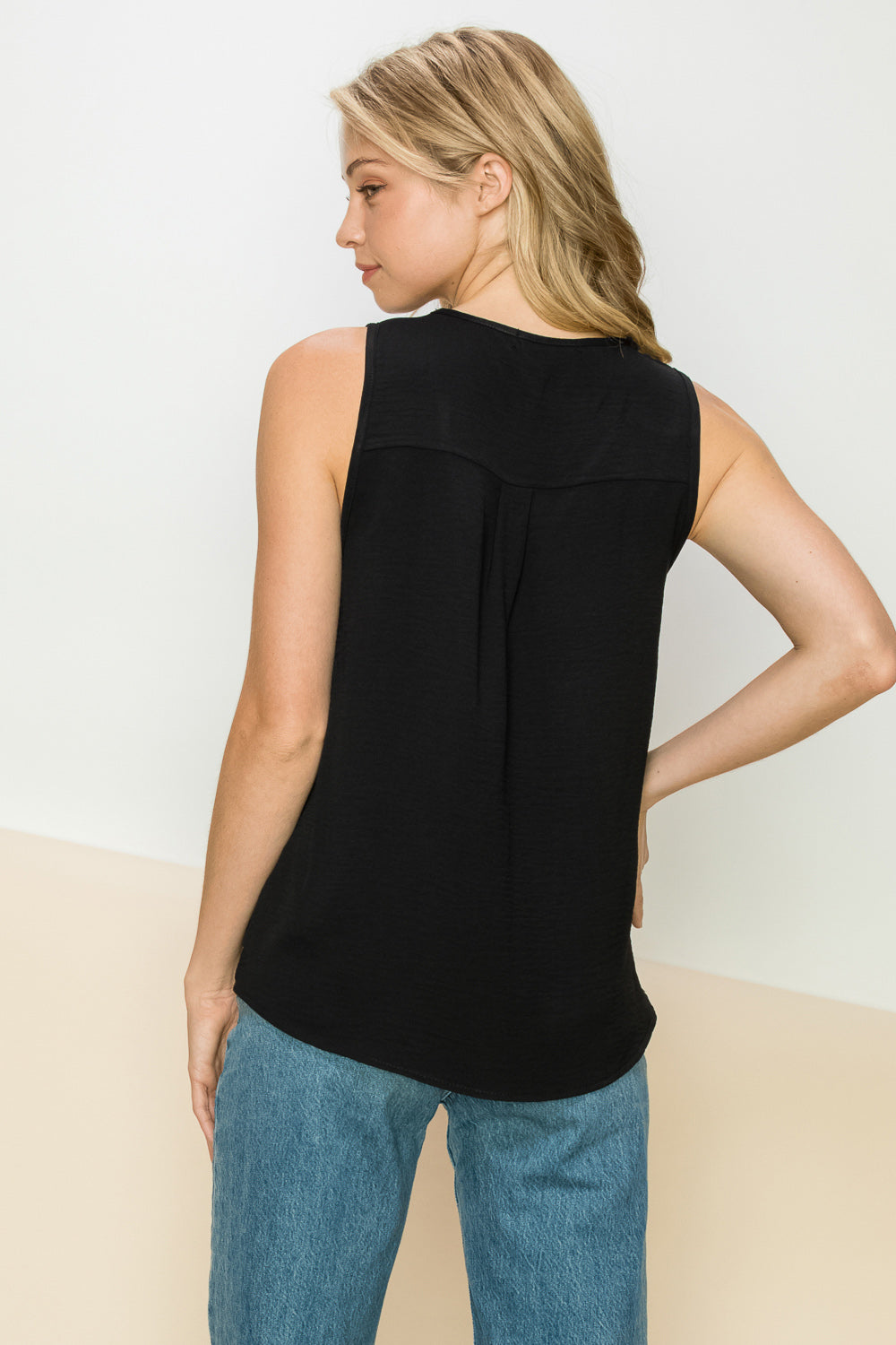 Pleat Sleeveless Tank Top